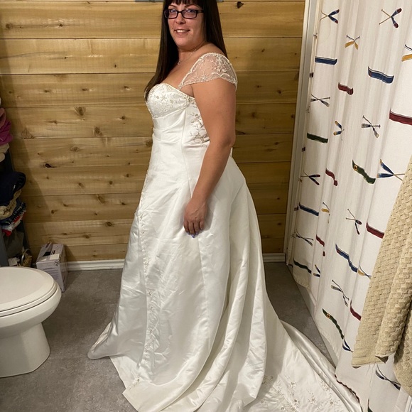 Original Maggie Sottero Couture Bridal Gown - Picture 3 of 8